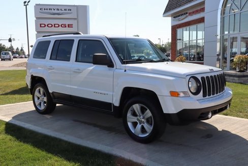 Used 2016 Jeep Patriot Latitude image 2