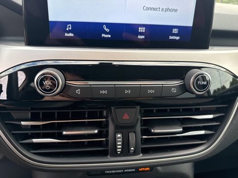 Used 2020 Ford Escape SE image 32
