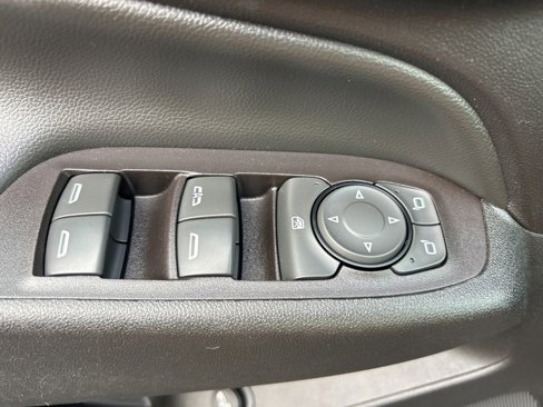 Used 2018 Chevrolet Equinox LT image 23