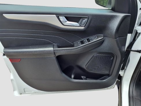 Used 2022 Ford Escape SEL image 12