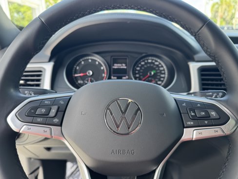 Certified 2020 Volkswagen Atlas Cross Sport SE w/ Panoramic Sunroof Package image 29
