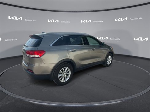 Used 2017 Kia Sorento LX w/ LX Convenience Package image 20