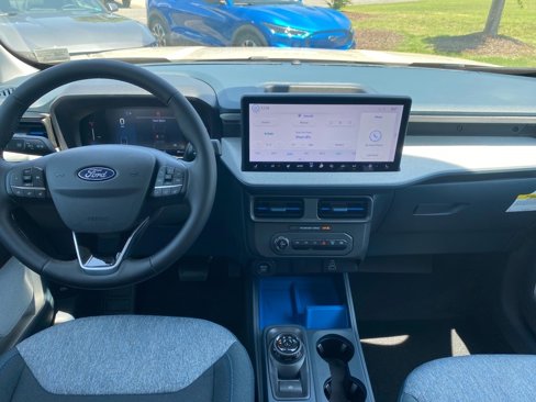 New 2025 Ford Maverick XLT w/ XLT Luxury Package image 10