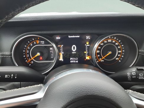 Used 2018 Jeep Wrangler Unlimited Sahara w/ Dual Top Group image 13