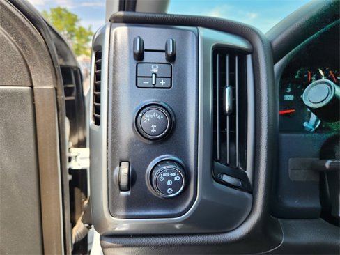 Used 2018 Chevrolet Silverado 1500 LT w/ All Star Edition image 7