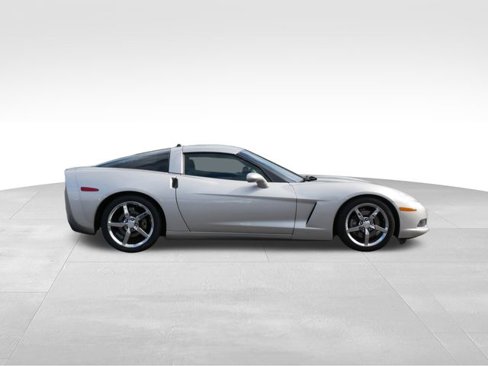 Used 2005 Chevrolet Corvette Coupe w/ Preferred Equipment Group image 9