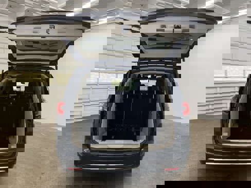 Used 2024 Chrysler Pacifica Select image 29