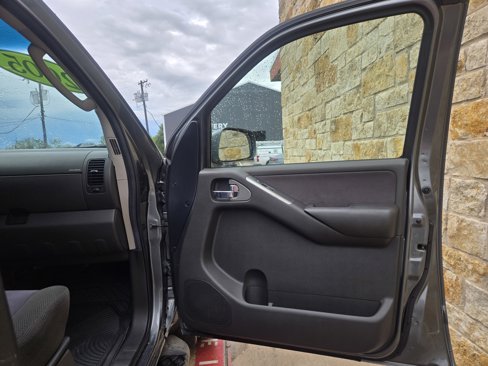 Used 2005 Nissan Pathfinder SE w/ (P01) Se Premium Pkg image 9
