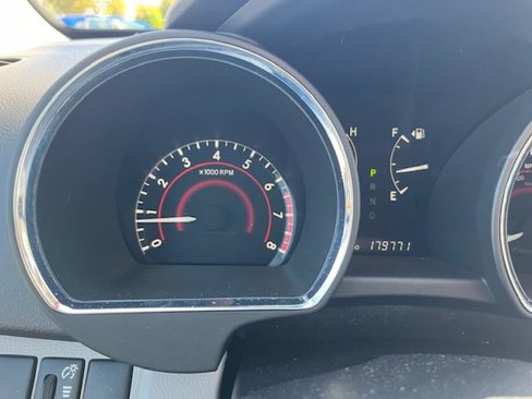 Used 2010 Toyota Highlander 4WD image 8