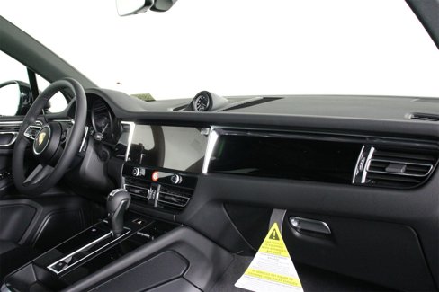 New 2025 Porsche Macan image 15