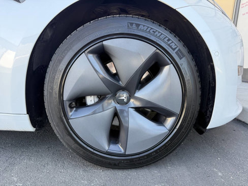 Used 2020 Tesla Model 3 Standard Range Plus image 19