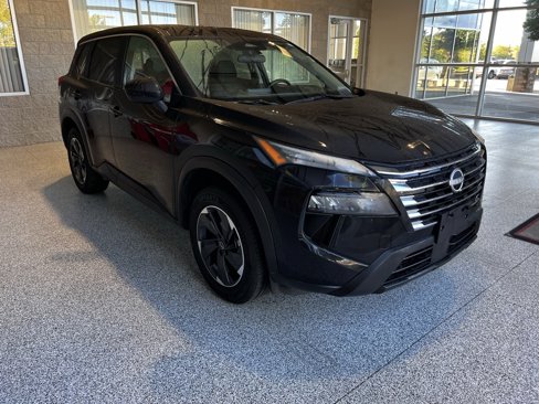 Used 2024 Nissan Rogue SV image 8