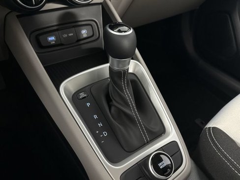 New 2025 Hyundai Venue SEL image 31