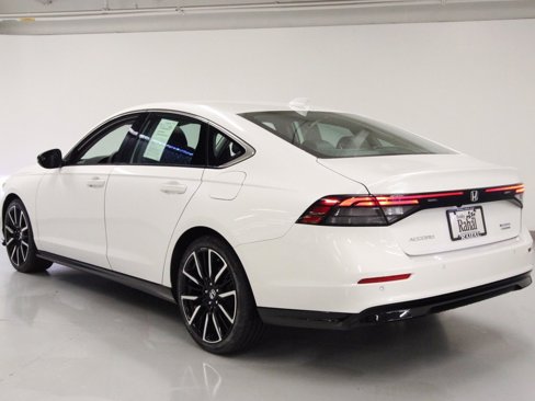 Used 2023 Honda Accord Touring image 8