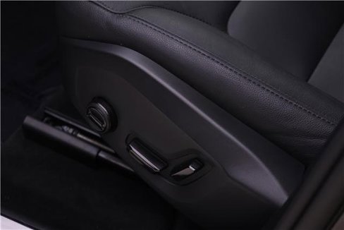 Certified 2025 Volvo XC60 B5 Core w/ Protection Package Premier image 19
