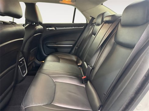 Used 2023 Chrysler 300 Touring L image 7