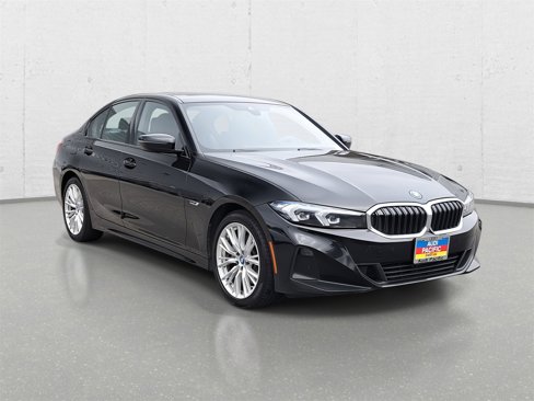 Used 2023 BMW 330e xDrive image 3