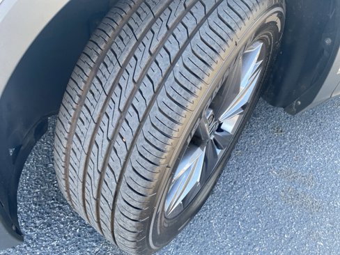 Certified 2022 Volkswagen Tiguan SE image 32