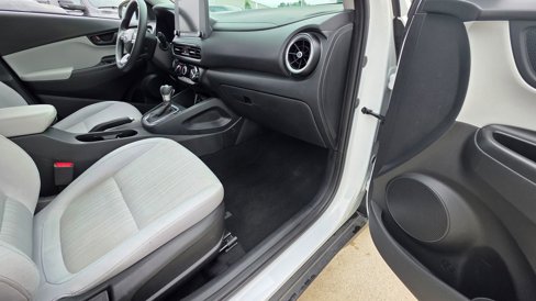 Used 2023 Hyundai Kona SEL image 14