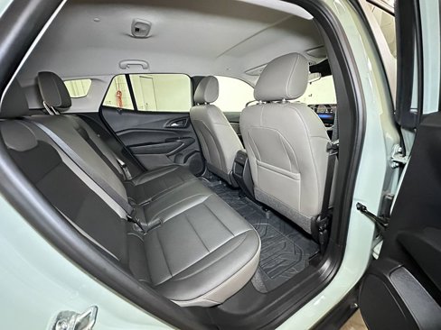 Used 2024 Chevrolet Trax ACTIV w/ Driver Confidence Package image 27