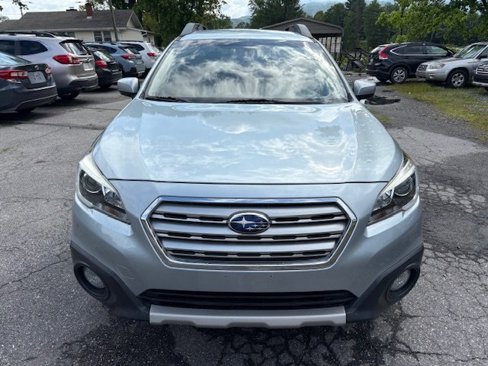 Used 2017 Subaru Outback 2.5i Premium image 2
