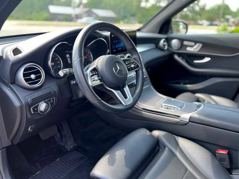 Used 2020 Mercedes-Benz GLC 300 4MATIC image 21