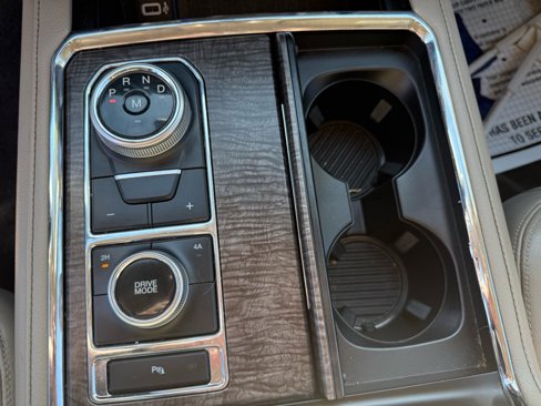 Used 2018 Ford Expedition Limited w/ Equipment Group 301A image 31