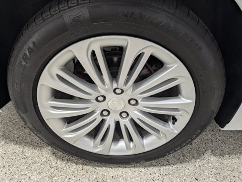 Used 2018 Buick LaCrosse Essence image 10