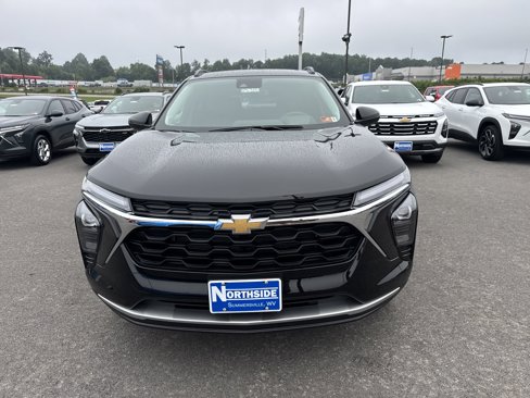 New 2025 Chevrolet Trax LT w/ LT Convenience Package image 2