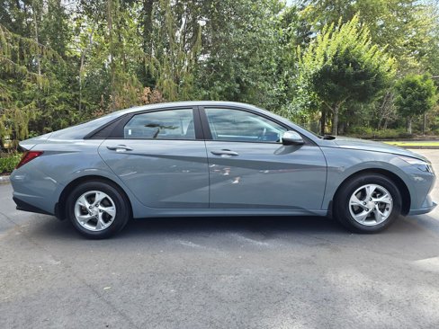 Used 2022 Hyundai Elantra SE w/ Cargo Package image 23