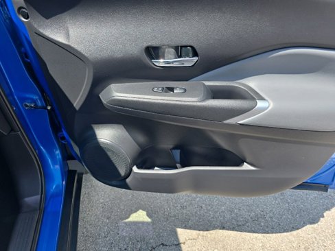 Used 2021 Nissan Kicks SR image 42