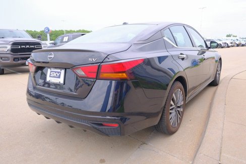 Used 2023 Nissan Altima 2.5 SV image 7