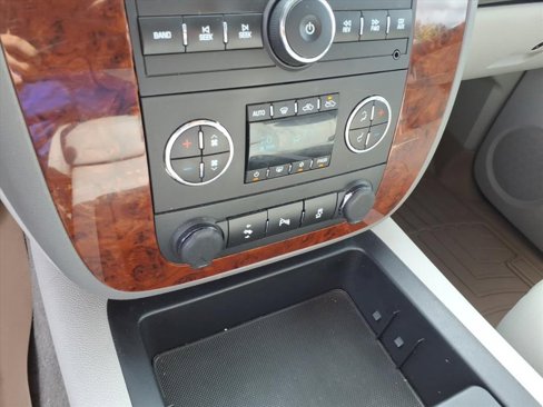 Used 2012 Chevrolet Avalanche LT image 33