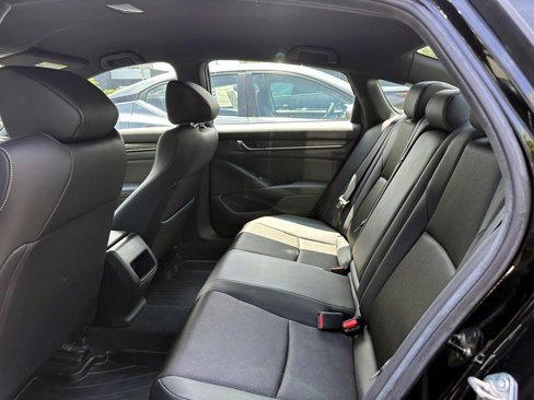 Used 2019 Honda Accord Sport image 9