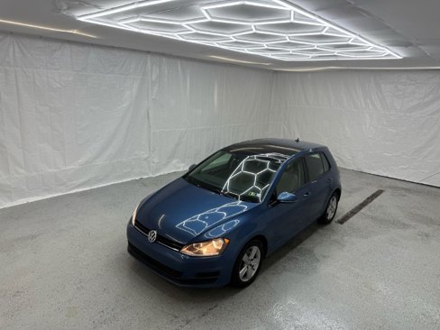 Used 2017 Volkswagen Golf Wolfsburg Edition image 28