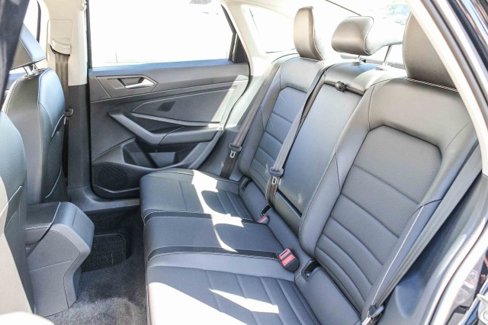 Used 2022 Volkswagen Jetta SE image 21