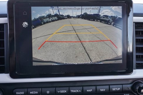 Used 2022 Hyundai Venue Limited image 25