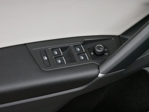 Used 2020 Volkswagen Tiguan SEL w/ 3rd Row Seat Package image 19