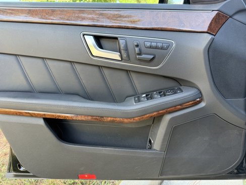 Used 2012 Mercedes-Benz E 350 4MATIC Sedan image 46