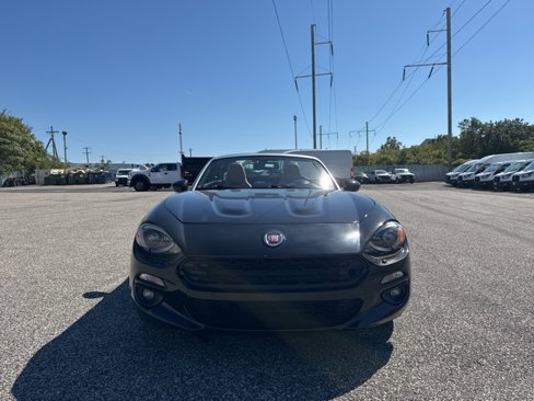 Used 2018 FIAT 124 Spider Lusso w/ Convenience Group image 2