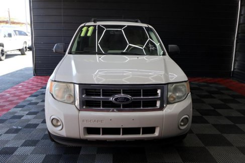Used 2011 Ford Escape XLT w/ Class II Trailer Tow Pkg image 2
