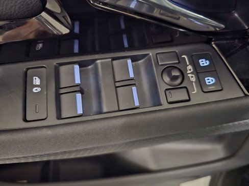 Used 2023 Land Rover Range Rover Evoque S image 25