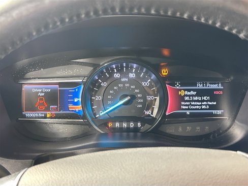 Used 2017 Ford Explorer Limited image 12