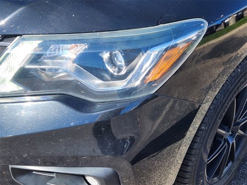 Used 2018 Nissan Pathfinder SV image 5