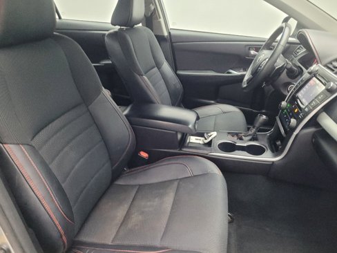 Used 2017 Toyota Camry SE image 21