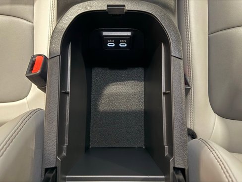 Used 2024 Toyota RAV4 XLE Premium image 27