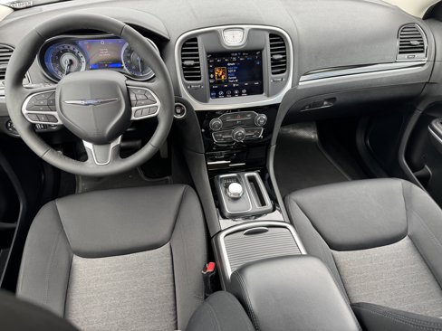 Used 2023 Chrysler 300 Touring w/ Sport Appearance Package image 14