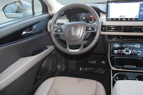 Used 2021 Lincoln Nautilus FWD w/ Equipment Group 101A image 27