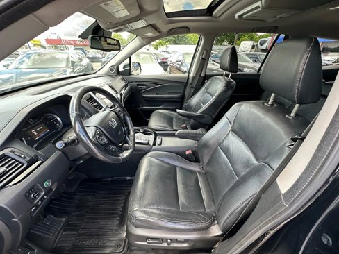 Used 2017 Honda Pilot Touring image 10