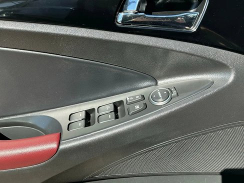 Used 2013 Hyundai Sonata Limited w/ Premium Pkg image 11